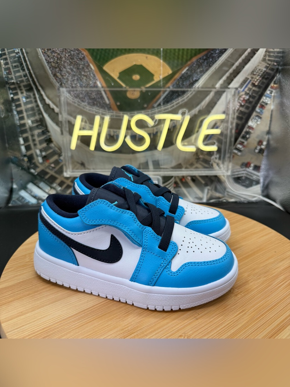 Jordan 1 Low ALT UNC (PS) Kids Size 11. 5C